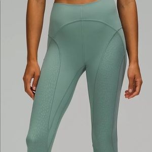 Nulu and mesh mid rise yoga crop 23”